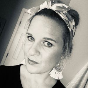 Meet your Posher, Dana